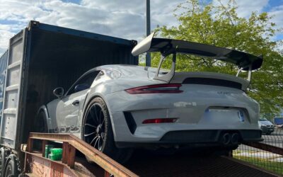 Transport international sur mesure : Notre équipe accompagne une GT3 RS jusqu’au Cambodge